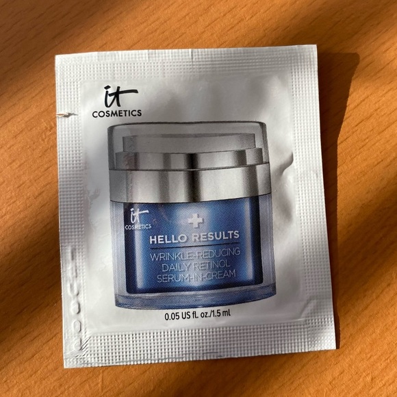 it cosmetics 8 skincare and makeup bundle - Picture 10 of 14